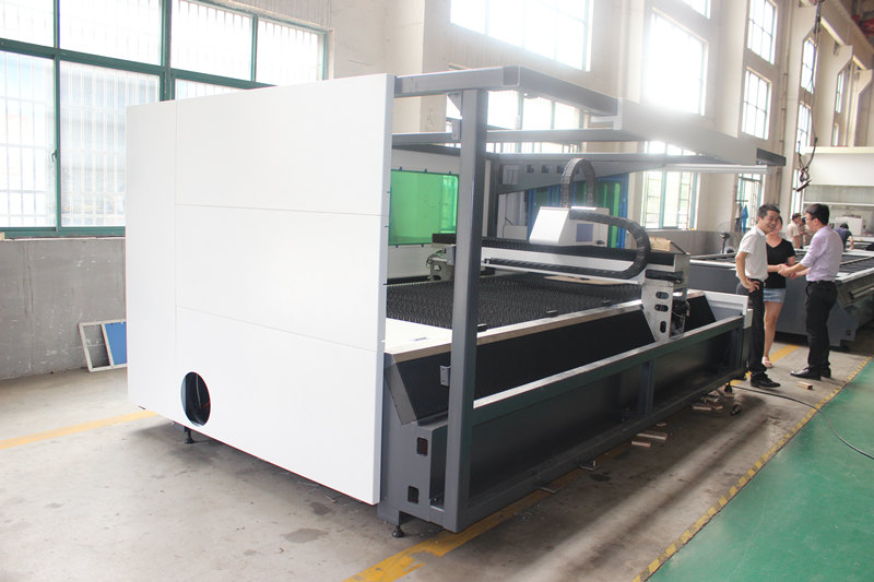 IPG 700w metalplader laser skæremaskine Kina Producent