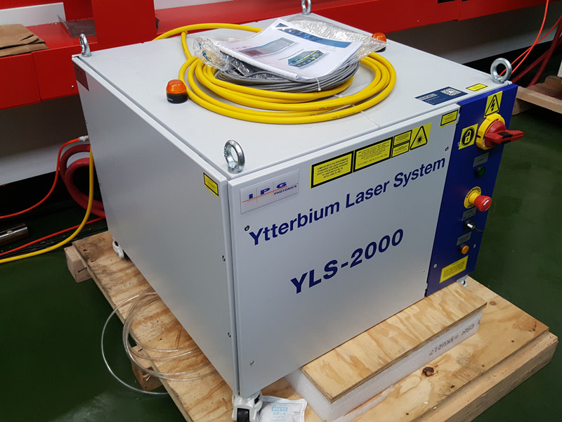Laser IPG YLS-2000 watt laserkilde til 2kw accurl laserskærer
